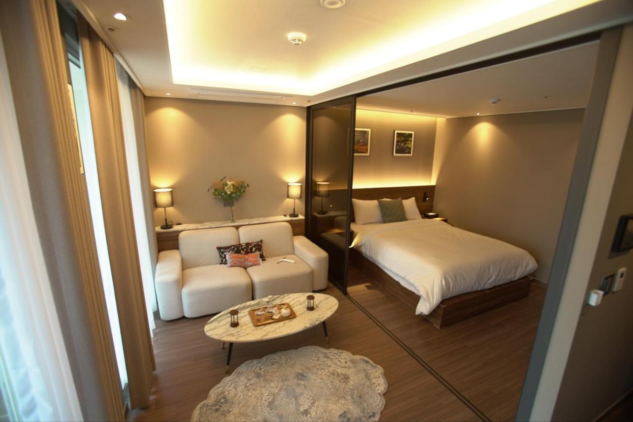 Sienna Ambassador Residence Пусан Екстериор снимка