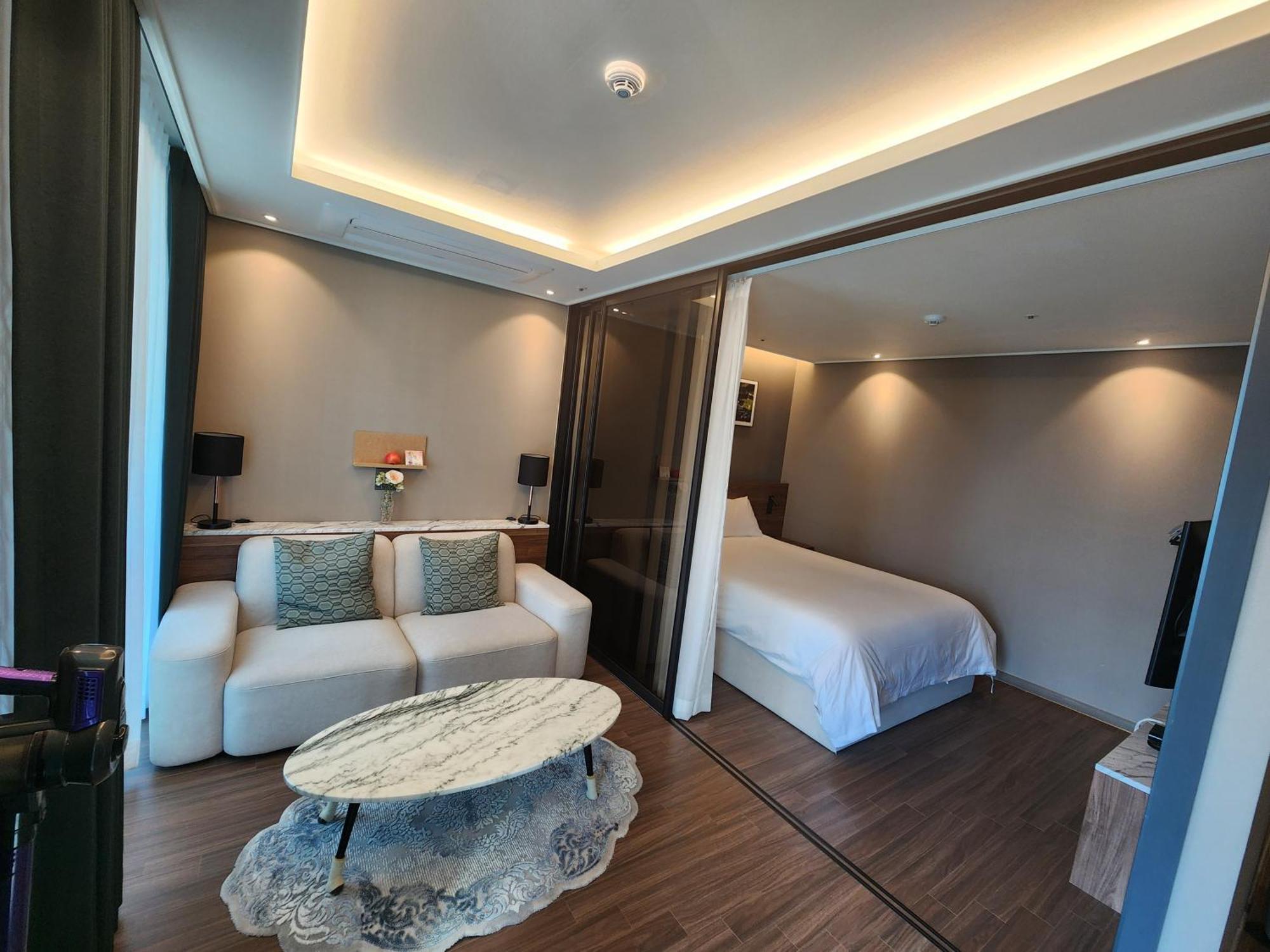 Sienna Ambassador Residence Пусан Екстериор снимка